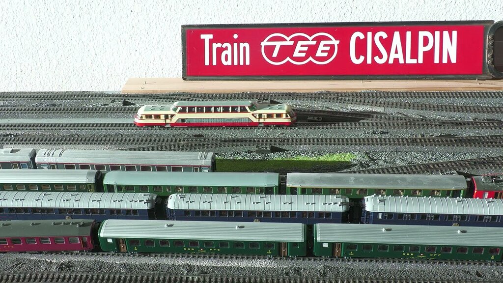 Défilé d automotrices et divers sur mon réseau HO Trains Miniatures