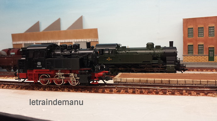 letraindemanu (412b) les deux locomotives de la CIC dans ZI Nord.jpg