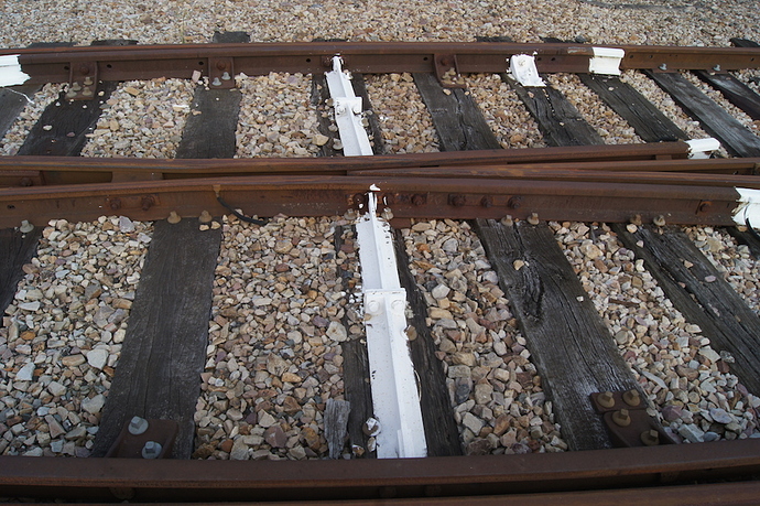 Contre-rail rail SNCF 2.jpg