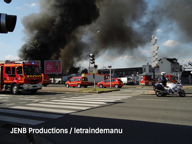 letraindemanu (1055) 2013 04 25 Incendie Bobigny © JENB Productions (4).jpg