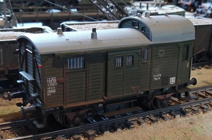 Märklin - 4699 - Fourgon marchandises - 3-2.JPG