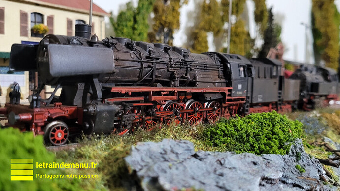 letraindemanu (3077) patine locomotives à vapeur Br50 et Br 80 DB  Marklin 37843 et 3604 (1)