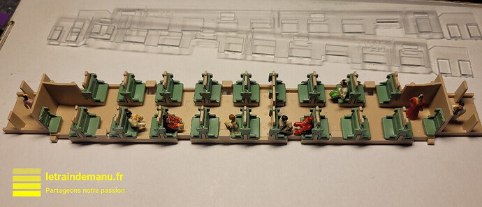 letraindemanu (3848) voiture voyageurs dite voiture bastille Roco Ho 44567 Source letraindemanu.fr