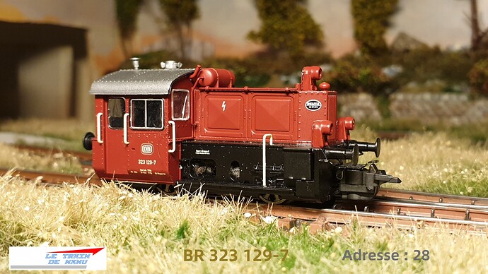 letraindemanu (2037) locomotive diesel Märklin 36827 BR 323 129-7 Digital Mfx Télex