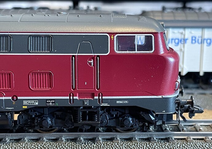 MK37740 V216 03