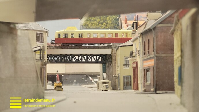 letraindemanu (2998) Autorail sur un pont métallique urbain  réseau Ho amicale modélistes ferroviaires personnel RATP à Saint-Maur-des-Fossés