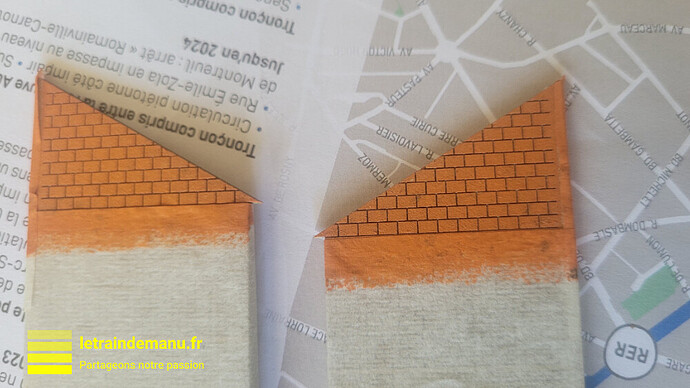 letraindemanu (3436) tuto réseau Ho usine cités miniatures peinture des briques plâtrières en Cadmium orange Hu 32 Pébéo source letraindemanu