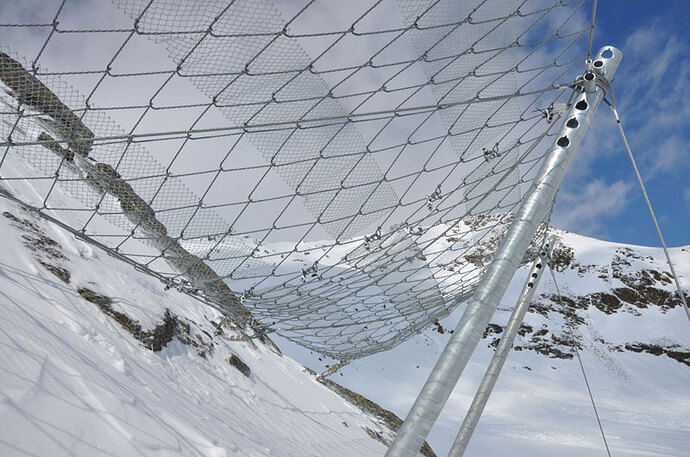 letraindemanu (2393) paravalanche filet de retenue de neige photo Stefan Margreth SLF