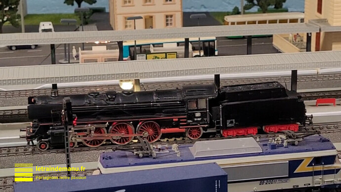letraindemanu (3814) réseau Märklin 3 rails de Errol Locomotive à vapeur BR 01 097 DB Marklin 3048 source letraindemanu.fr