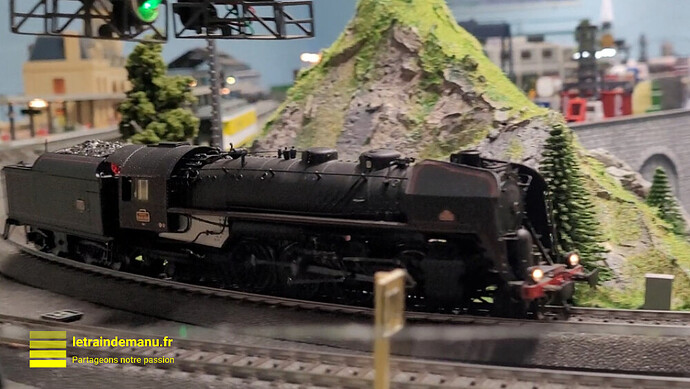letraindemanu (3812) réseau Märklin 3 rails de Errol Locomotive à vapeur 141 R 568 Hornby Jouef 2149 source letraindemanu.fr