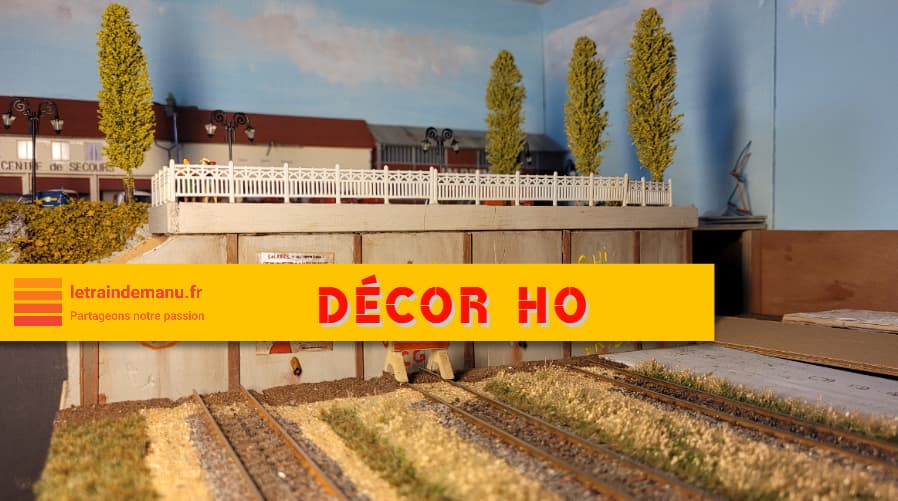 letraindemanu (3573) réseau Ho décor dans le dépôt place du marché Source _ letraindemanu.fr (1)