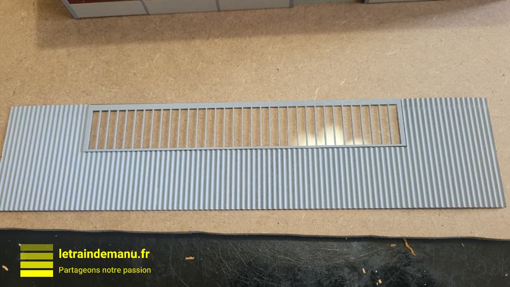letraindemanu (3448) tuto réseau Ho usine cités miniatures pose de la toiture source letraindemanu